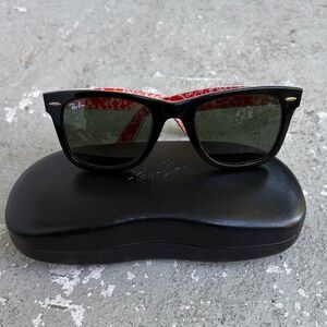 Ray Ban Wayfarer sunglasses 2140